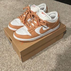 Nike Light Cognac - Size 10